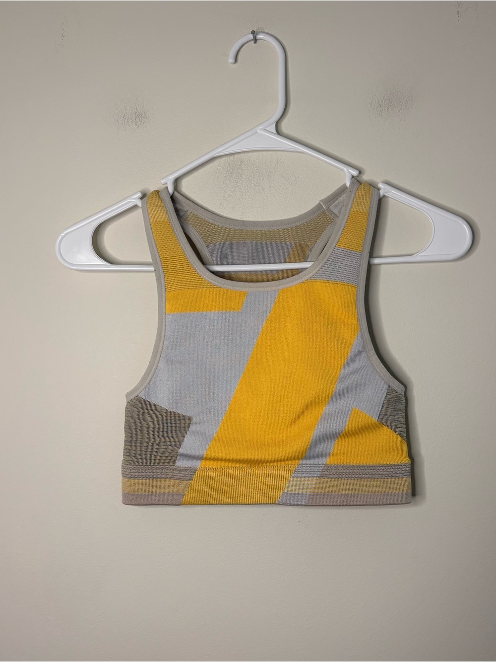 Nike Women’s Medium Dri Fit Yellow Grey Ribbed Bra Racerback Non Padded